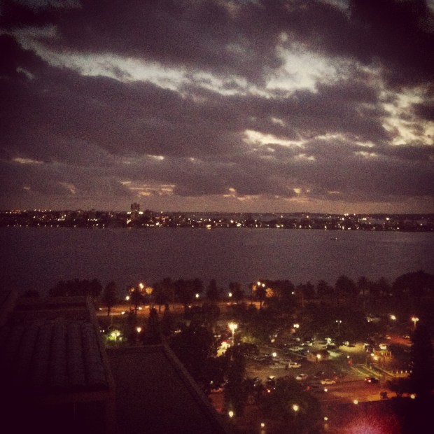 Duxton Hotel - Night River Views