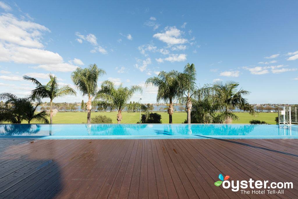 Crowne Plaza Perth Review